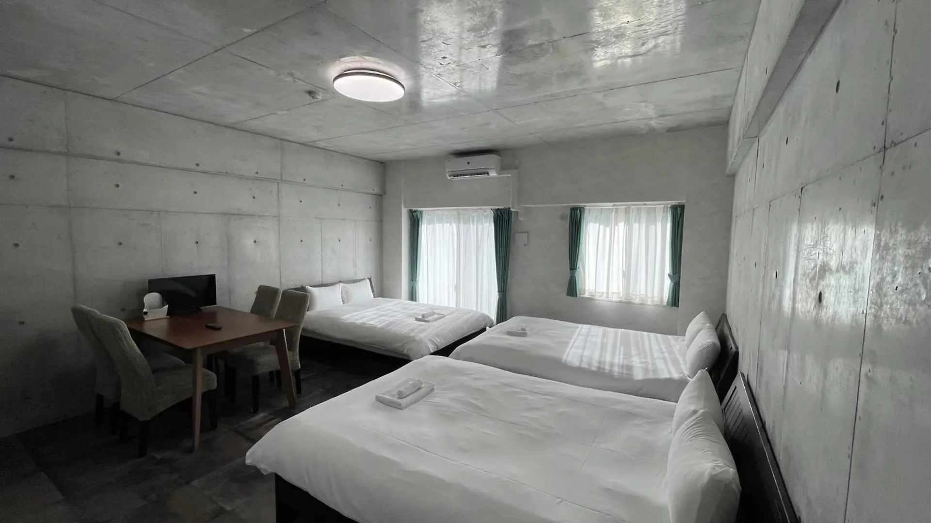 Wolf Pack Apartment 32 Osaka