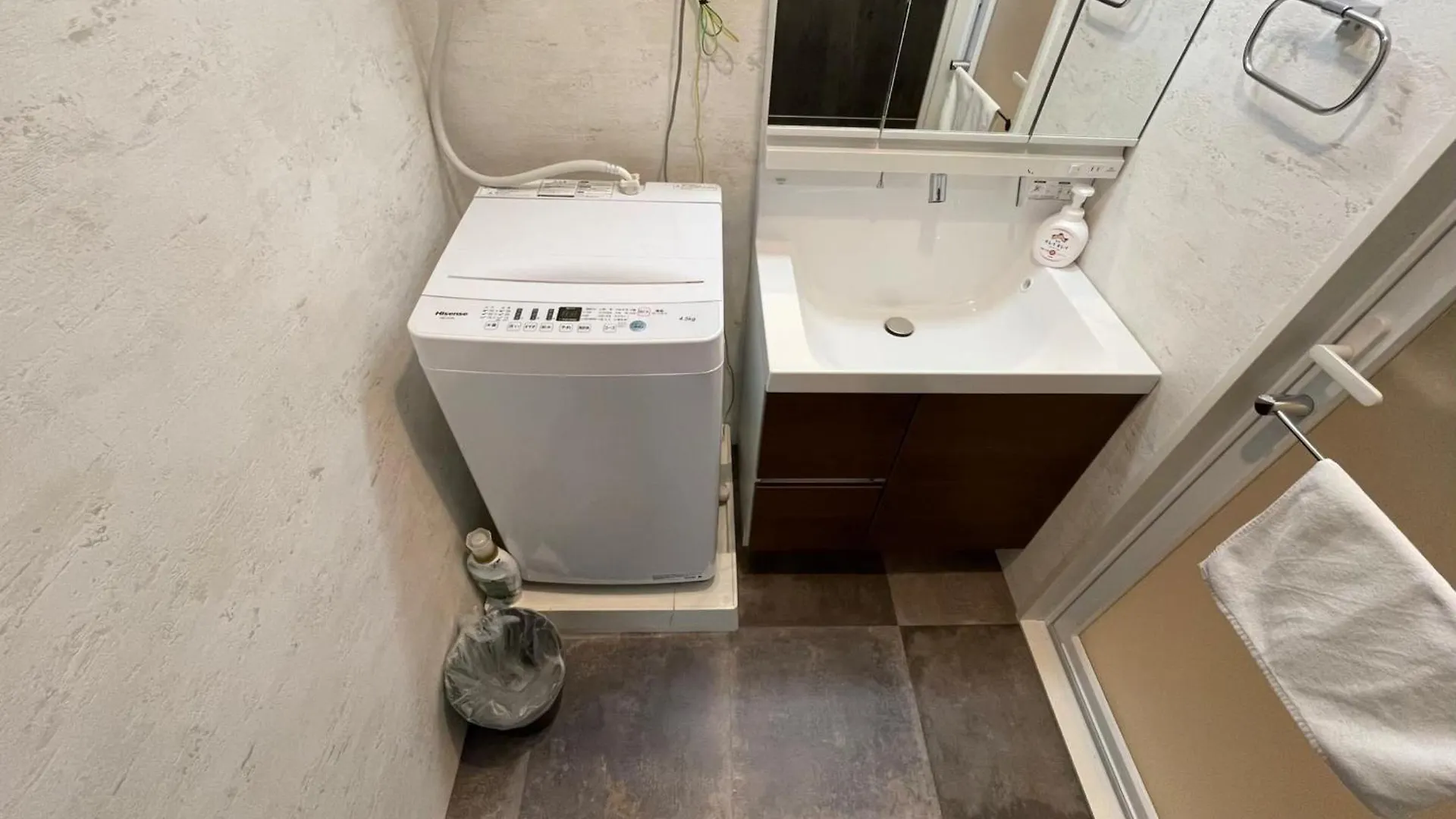 Wolf Pack Apartment 32 Osaka 0*,  Japan