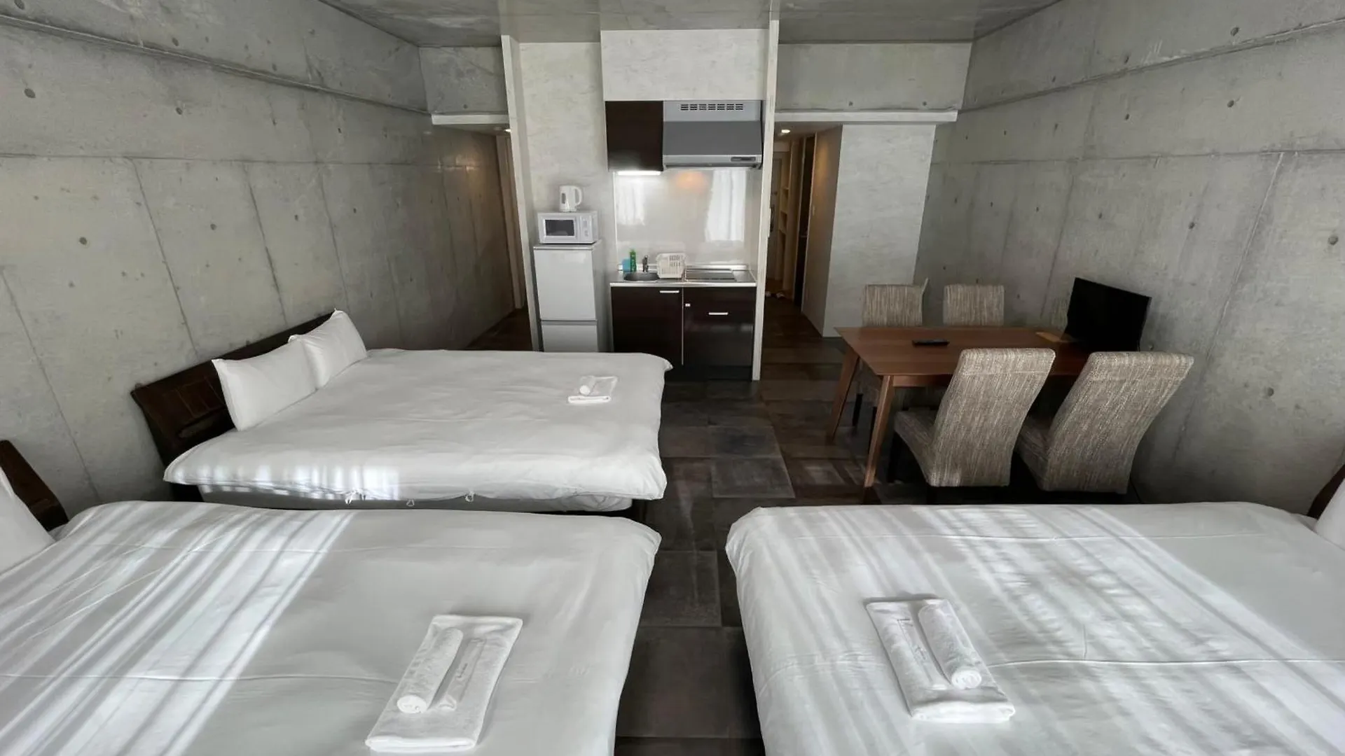 Wolf Pack Apartment 32 Osaka